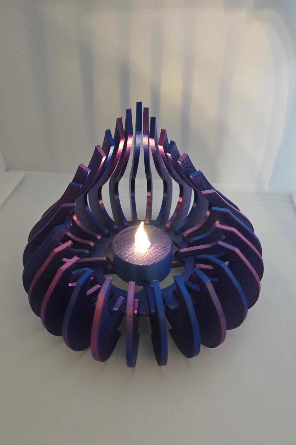 Decor - 28-Blade Tea Light Candle Holder