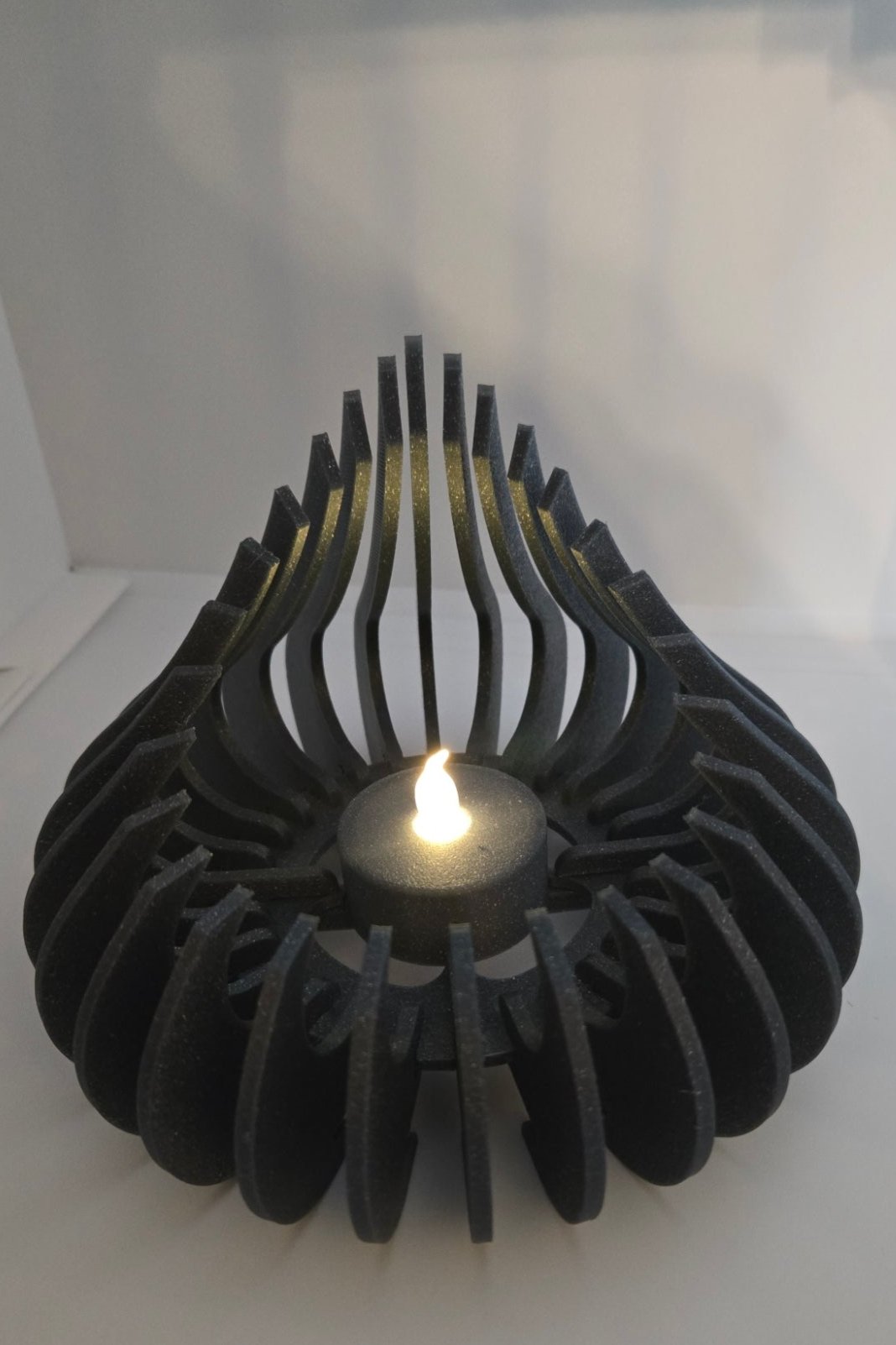 Decor - 28-Blade Tea Light Candle Holder